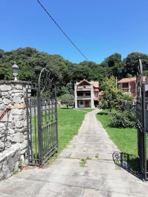 Casa Con Amplio Jardin En Pechon Villa Bagian luar foto